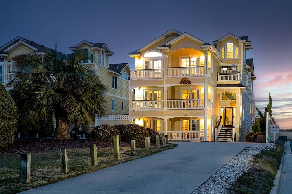 exterior of outer banks family vacation rental